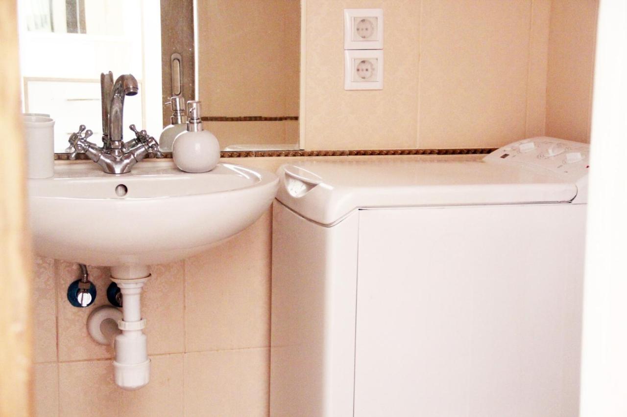 Apartment In The City Center Ivano Frankivsk Bagian luar foto
